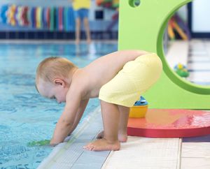 Jedna lekce plavání na velkém bazénu - ZDARMA pro děti, které budou v září 2024 přecházet v Juklíku na Praze 5 z malého na velký bazén. 